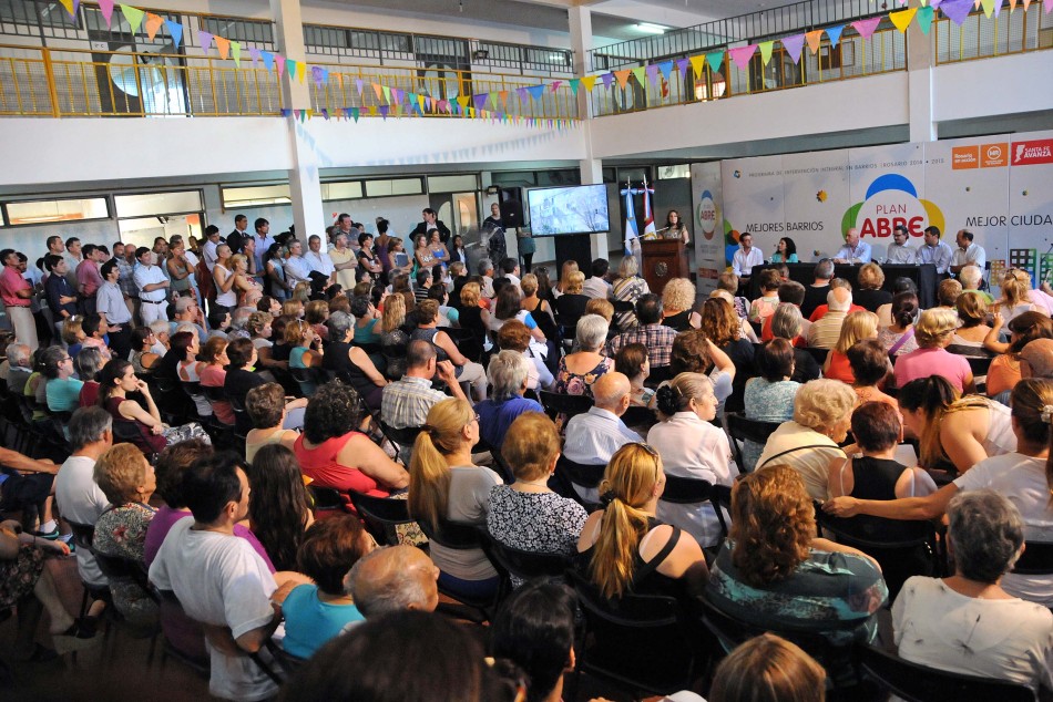 19223 | Firma Convenio Obras Barrio Latinoamerica  - Dir. Gral. de Comunicación Social (Marcelo Beltrame)