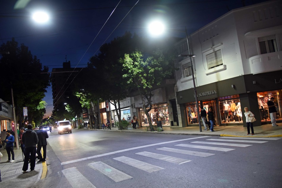 80997 | Nuevas Luces Calle Mendoza - Dir. Gral. de Comunicación Social (Marcelo Beltrame)