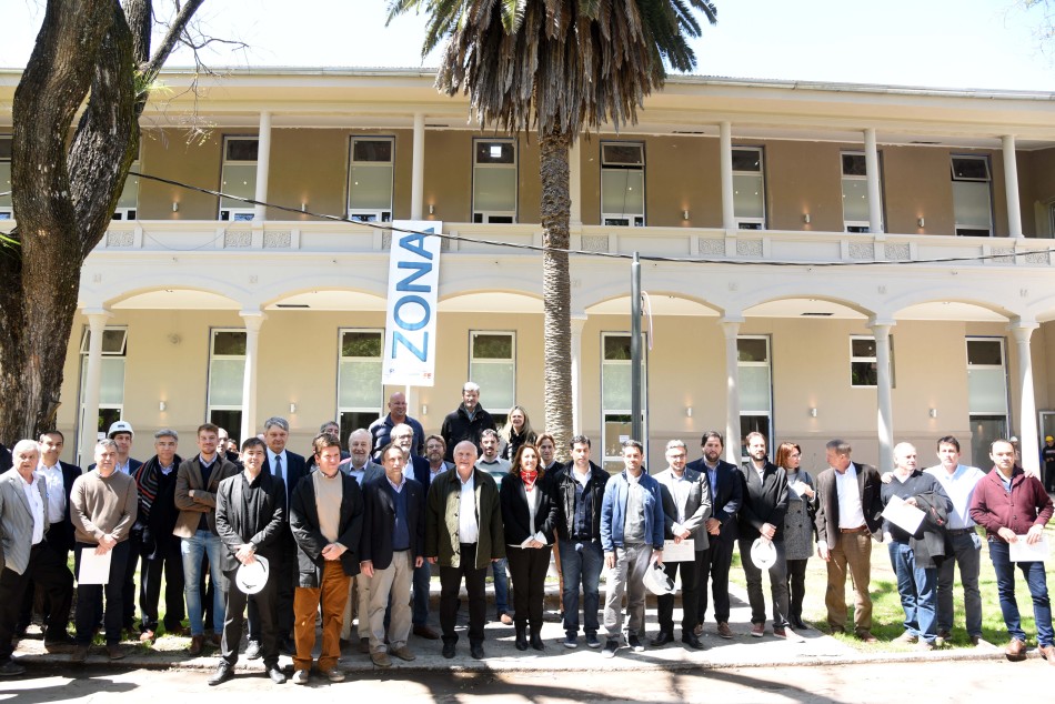 107346 | Presentación empresas que se radicarán en el 2do Edificio Tecnológico - Dir. Gral. de Comunicación Social (Silvio Moriconi)