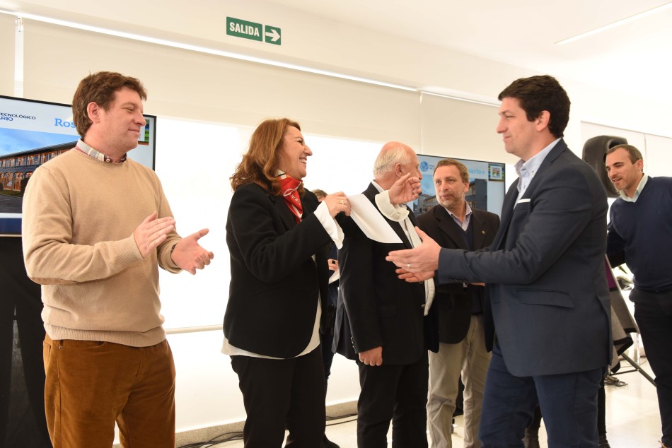 107352 | Presentación empresas que se radicarán en el 2do Edificio Tecnológico - Dir. Gral. de Comunicación Social (Silvio Moriconi)