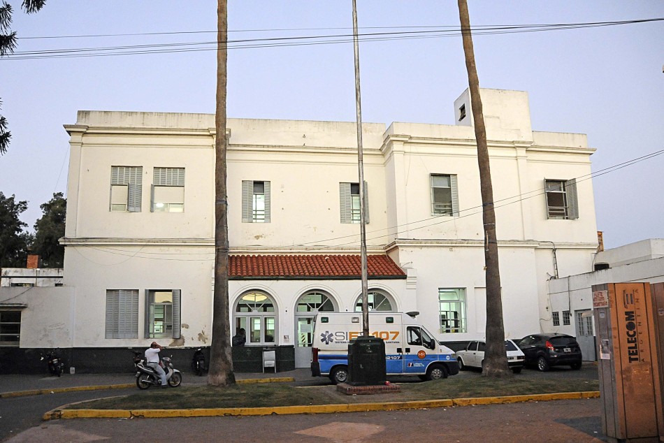 1877 | Frente Hospital Roque Saenz Peña - Dir. Gral. de Comunicación Social (Marcelo Beltrame)