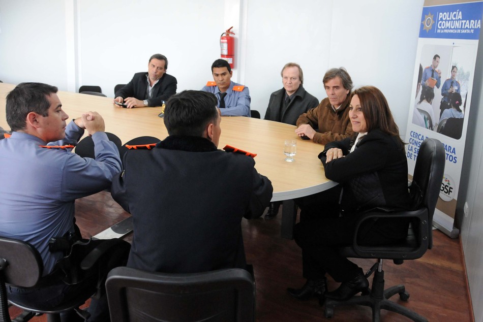 4586 | Fein visita Casa de la Policía Comunitaria Las Flores Este - Marcelo Beltrame