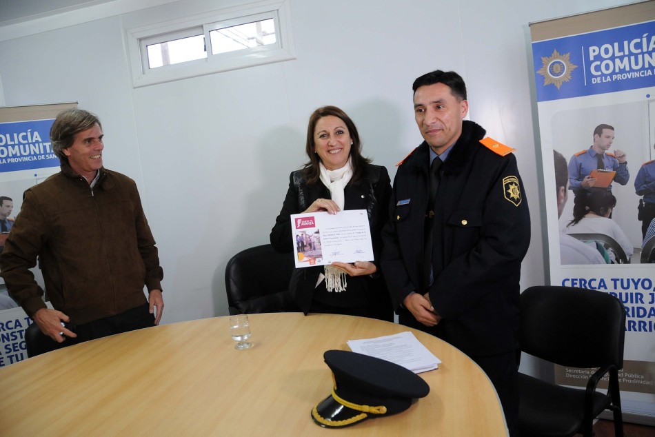 4588 | Fein visita Casa de la Policía Comunitaria Las Flores Este - Marcelo Beltrame