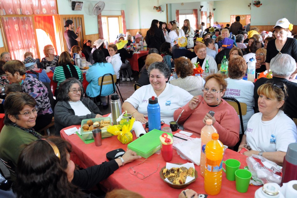 5729 | Adultos Mayores (archivo) - Dir. Gral. Comunicación Social (Marcelo Beltrme)