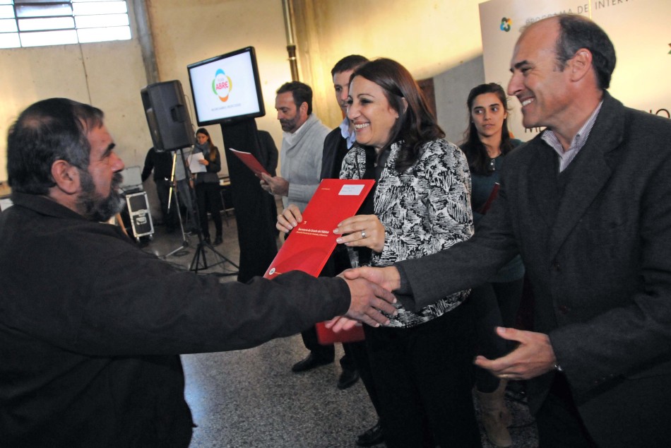 6403 | Firma convenio de obras para el Fonavi de Grandoli y Gutiérrez  - Dir. Gral. de Comunicación Social (Marcelo Beltrame)