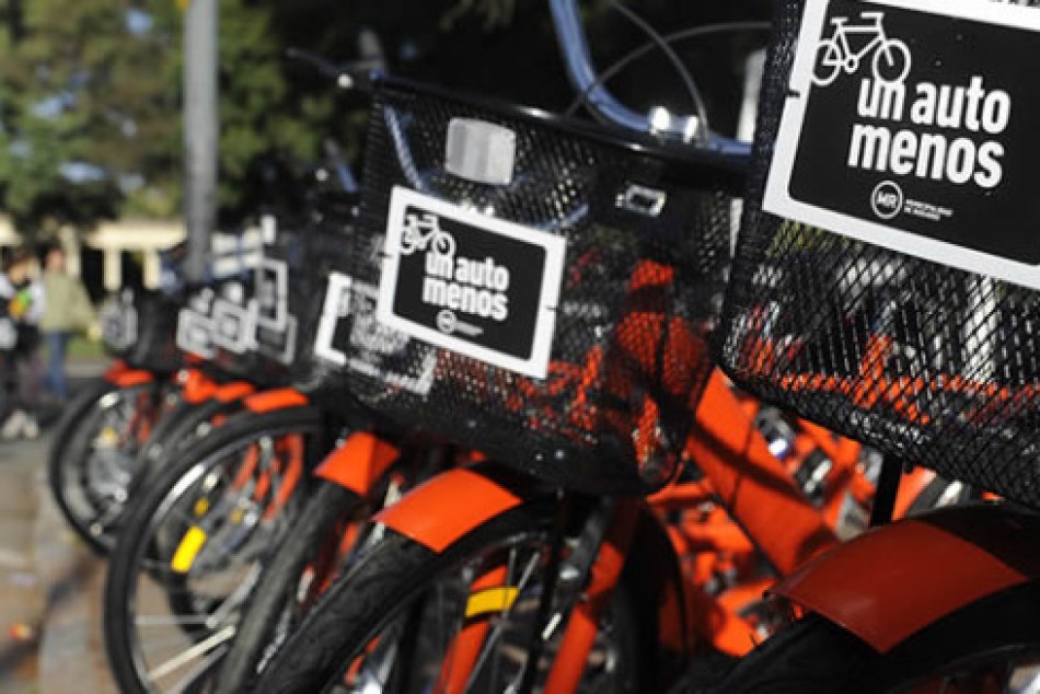 7457 | Servicio de reparación de bicicletas para empleados municipales en la plaza Si - Municipalidad de Rosario