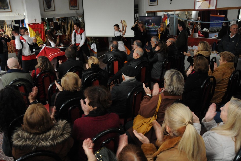 7583 | IV Edición La Noche de las Colectividades - Dir. Gral. de Comunicación Social (Silvio Moriconi)