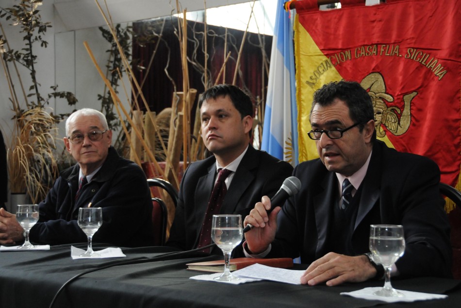 7582 | IV Edición La Noche de las Colectividades - Dir. Gral. de Comunicación Social (Silvio Moriconi)