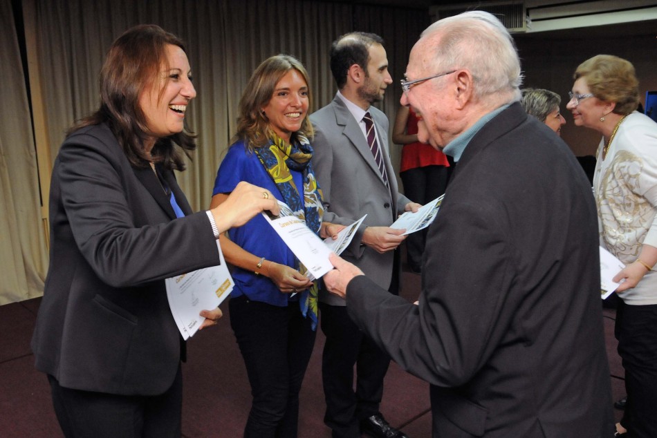 8379 | Acto de entrega de certificados a participantes de los cursos de Capacitación en Oficios - Dir. Gral. de Comunicación Social (Marcelo Beltrame)