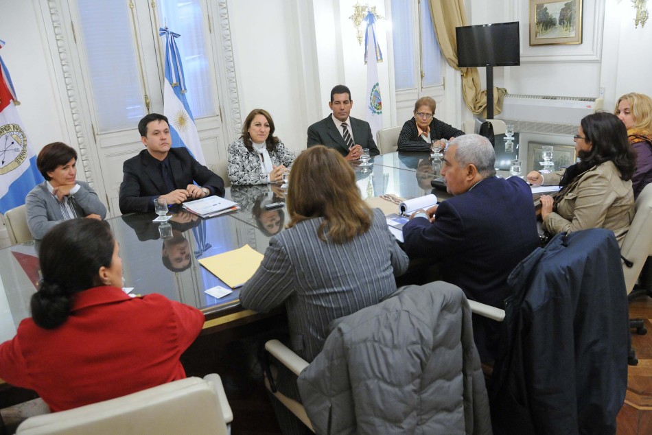 8778 | Reunion delegación cubana de Salud - Dir. Gral. de Comunicación Social (Marcelo Beltrame)