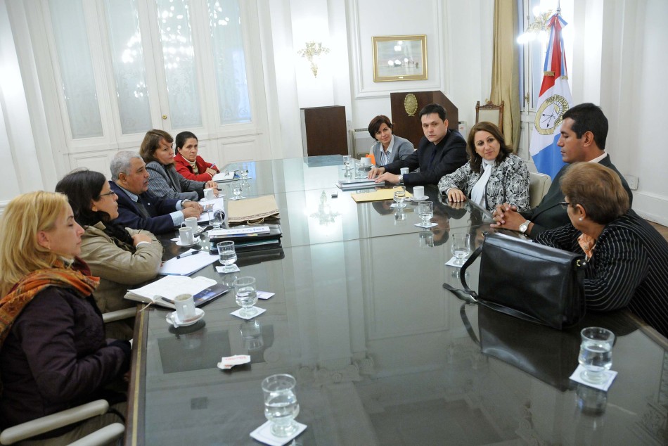 8780 | Reunion delegación cubana de Salud - Dir. Gral. de Comunicación Social (Marcelo Beltrame)