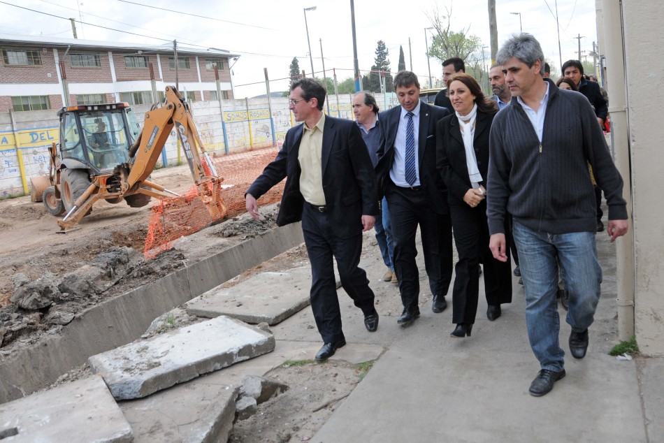 12234 | Recorrida obras de mejora Barrio Acindar - Dir. Gral. de Comunicación Social (Marcelo Beltrame)