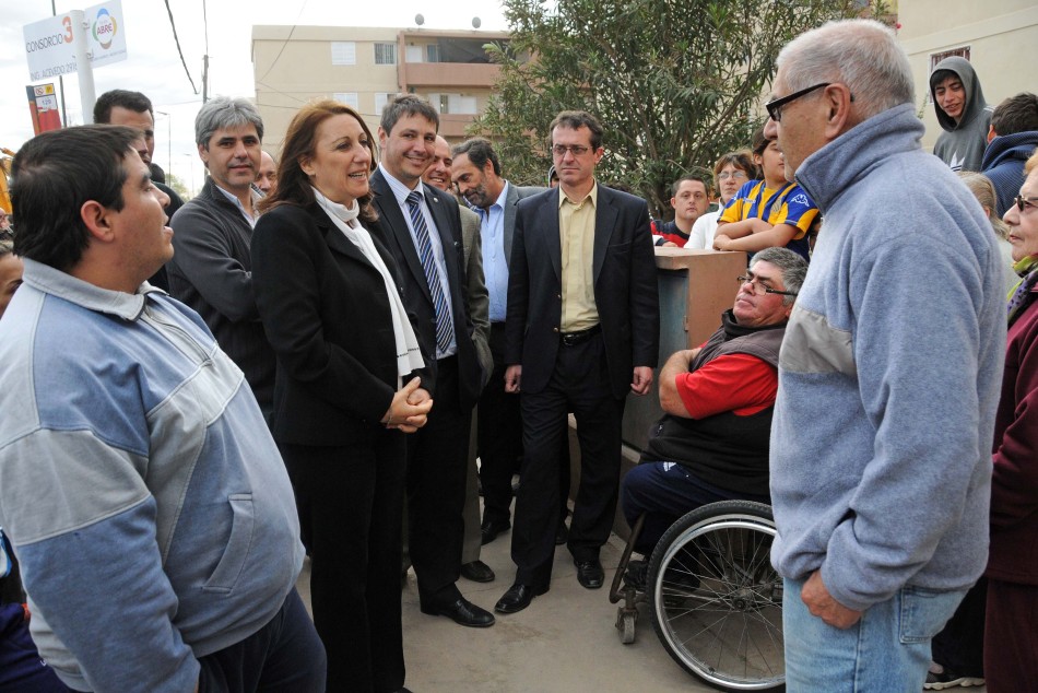 12236 | Recorrida obras de mejora Barrio Acindar - Dir. Gral. de Comunicación Social (Marcelo Beltrame)