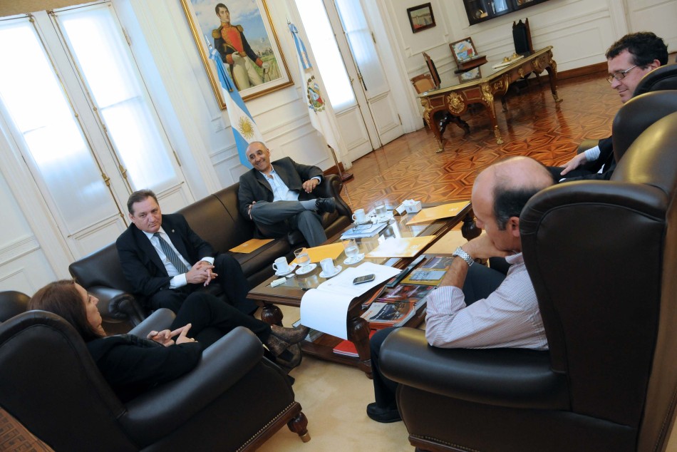 12901 | Fein se reunión con el ministro Genesini para evaluar el desarrollo del programa Nueva Oportunidad - Dir. Gral. de Comunicación Social (Marcelo Beltrame)