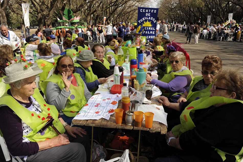 13085 | Llega una nueva edición de Juegos Mayores al parque de la Independencia (archivo) - Municipalidad de Rosario (Franco Trovato)