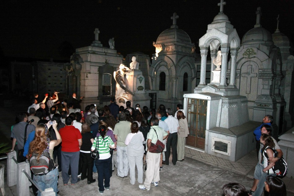 13614 | Vuelven las visitas guiadas nocturnas al cementerio El Salvador (archivo) - Municipalidad de Rosario (Guillermo Turin)