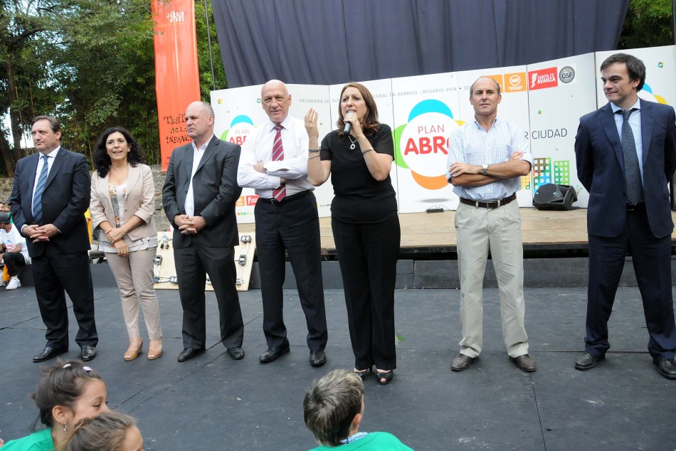 18794 | Acto de entrega de diplomas del Programa Nueva Oportunidad en el Jardín de los Niños - Dir. Gral. de Comunicación Social (Marcelo Beltrame)