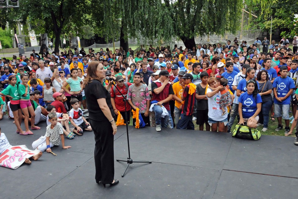 18793 | Acto de entrega de diplomas del Programa Nueva Oportunidad en el Jardín de los Niños - Dir. Gral. de Comunicación Social (Marcelo Beltrame)