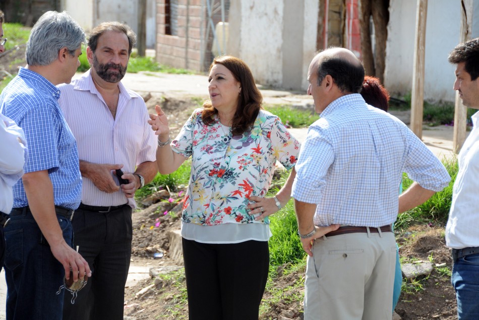 19674 | Las obras avanzan en el barrio Itatí - Dir. Gral. de Comunicación Social (Silvio Moriconi)