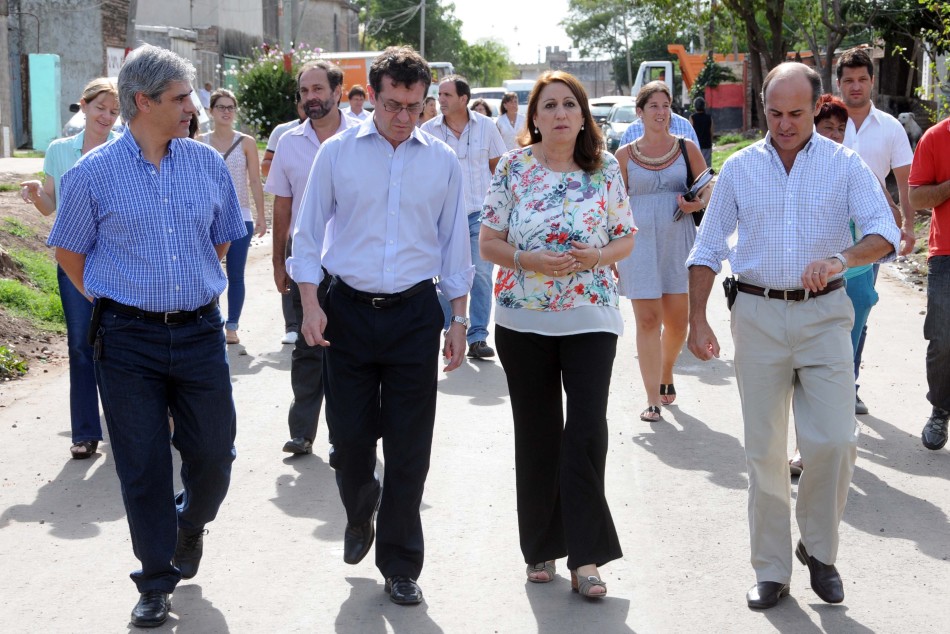 19709 | Las obras avanzan en el barrio Itatí - Dir. Gral. de Comunicación Social (Silvio Moriconi)