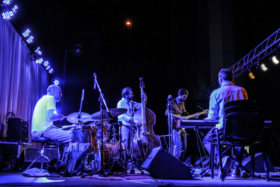 22546 | Presentación de RMDM en la explanada del macro - Sec. de Cultura y Educación (Guillermo Turin)