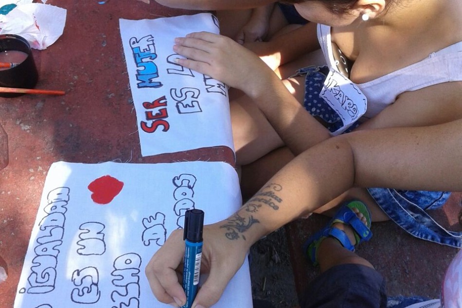 23911 | Jóvenes mujeres expresaron sus derechos a través del arte - Secretaría General