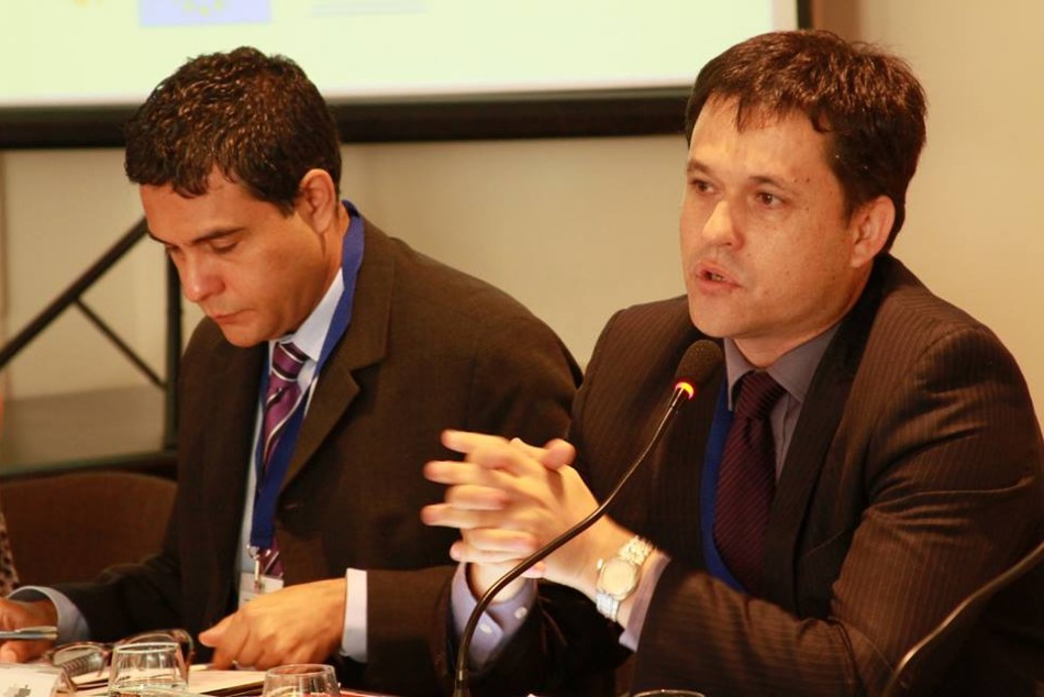 24581 | Foro Internacional Montevideo - Gentileza