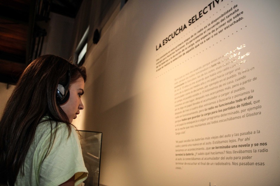 27391 | Muestra Memorias de (la) Radio - Sec. de Cultura y Educación (Guillermo Turin)