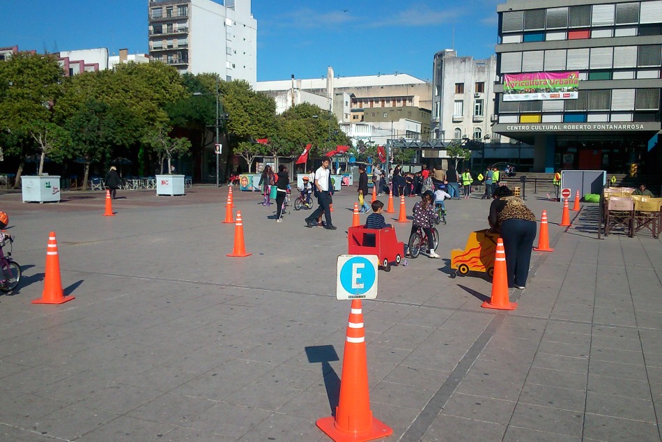 31637 | Más de 300 niños jugaron y se educaron en seguridad vial -