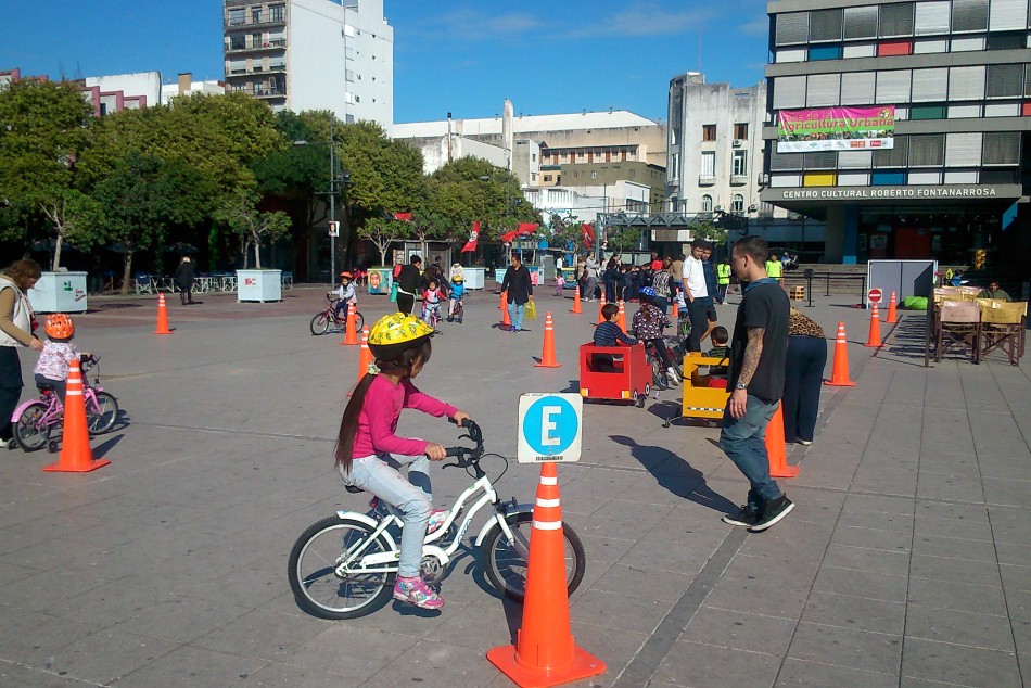 31638 | Más de 300 niños jugaron y se educaron en seguridad vial -