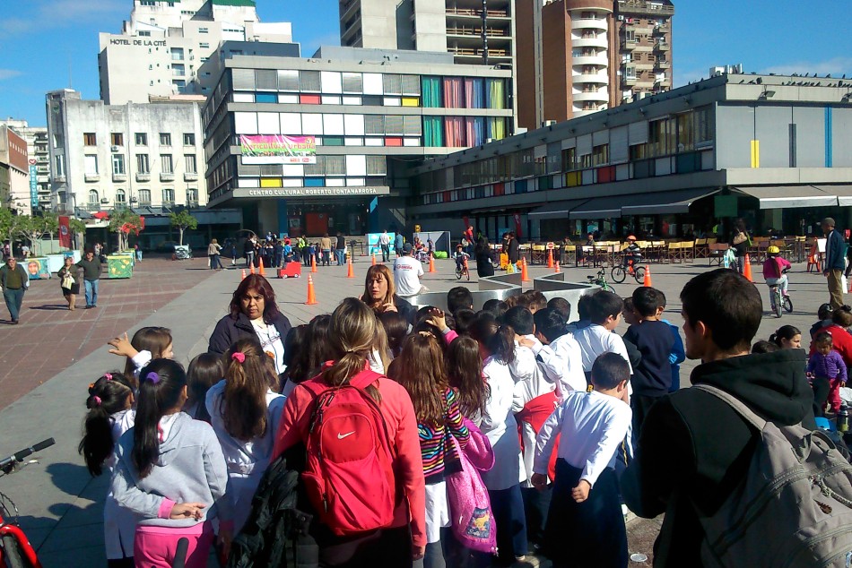 31641 | Más de 300 niños jugaron y se educaron en seguridad vial -