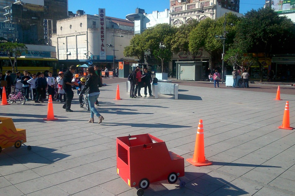 31644 | Más de 300 niños jugaron y se educaron en seguridad vial -