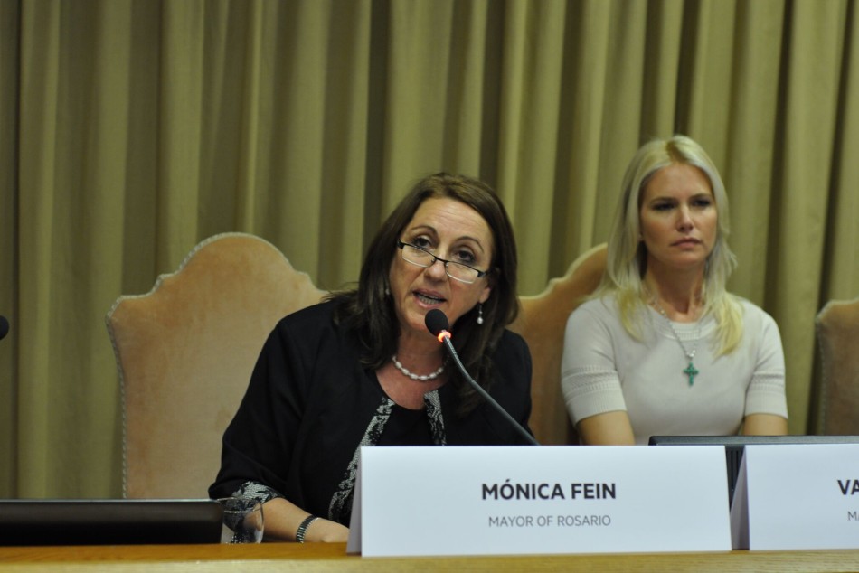 34140 | Mónica Fein en el Vaticano - Gentileza