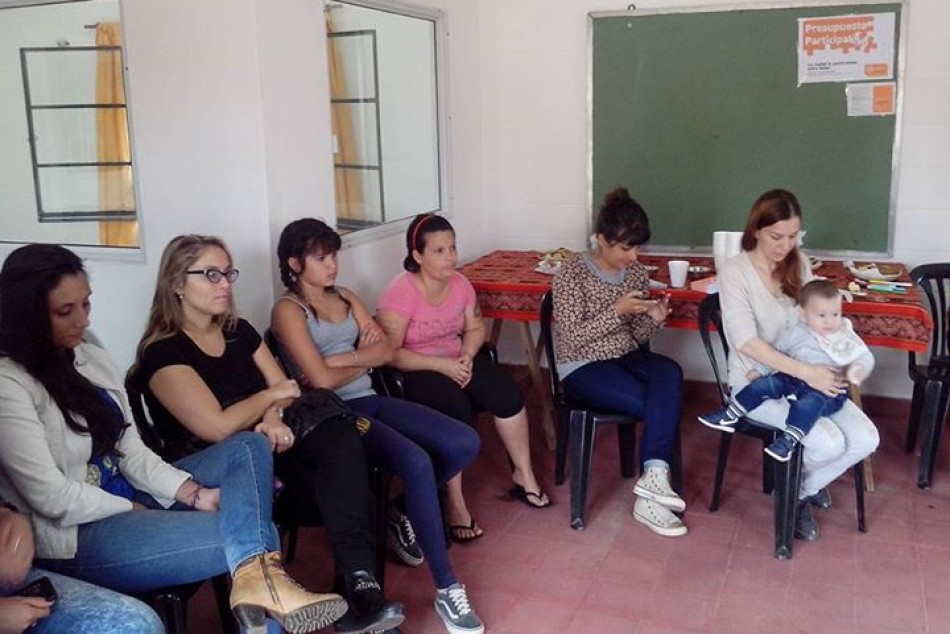 41917 | Vecinas de barrio Industrial participaron de una jornada destinada a prevenir derechos - Centro Municipal Distrito Norte (Mariana Terrile)