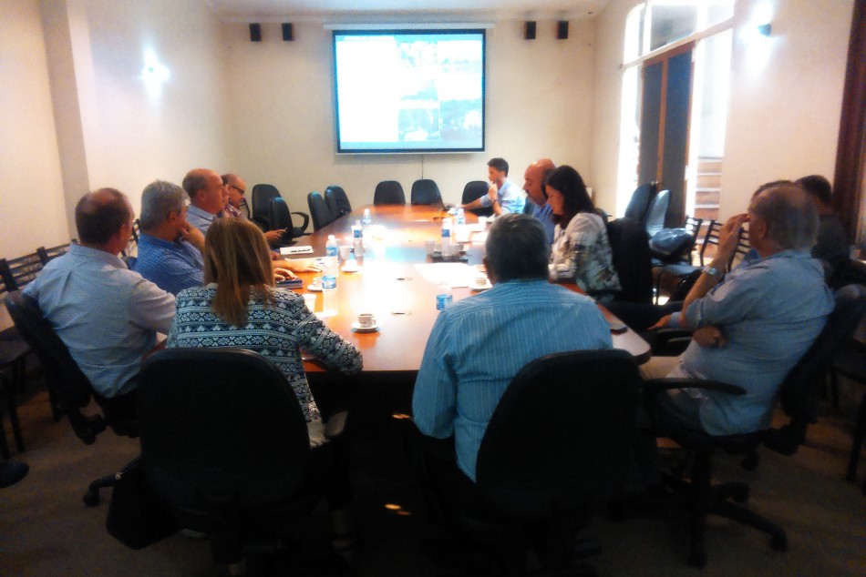 47828 | Encuentro con comerciantes y vecinos en la  Asociación Empresaria de Rosario -