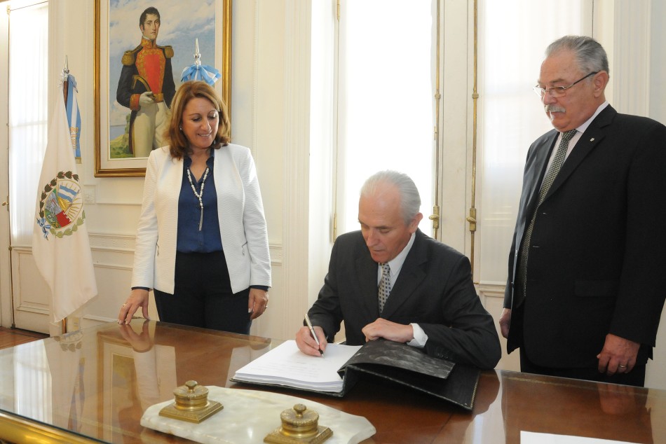 48247 | Visita del sr Marek Pernal Embajador de Plonia - Franco Trovato Fuoco / Dir Gral de Comunicación Social.