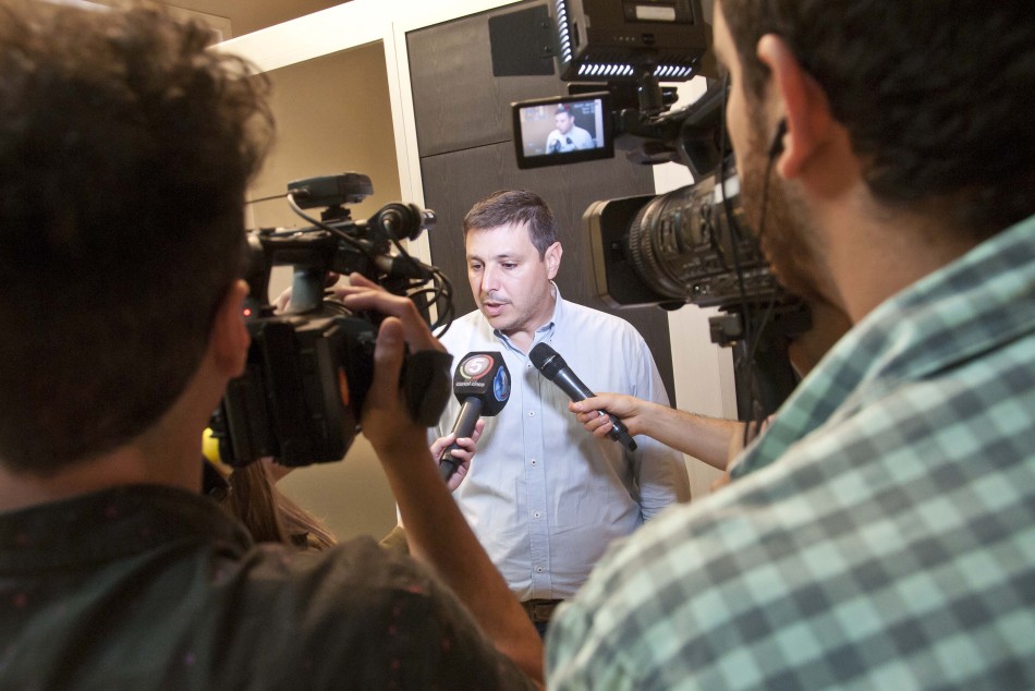 62173 | El secretario de Gobierno brindando detalles sobre la clausura - Dir. Gral. de Comunicación Social (Marcelo Beltrame)