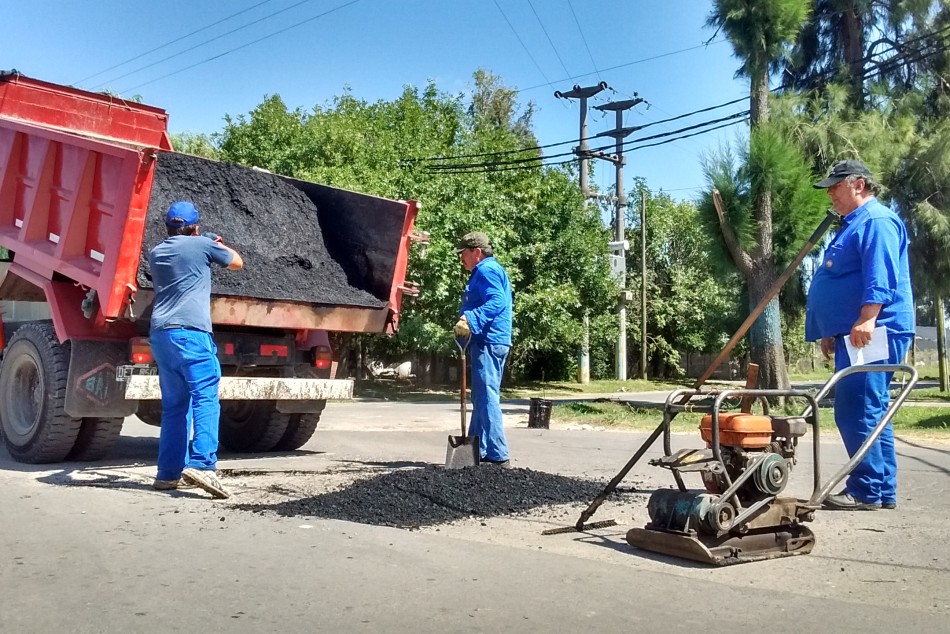 70417 | Bacheo en calle Bouchard - Centro Municipal Distrito Norte