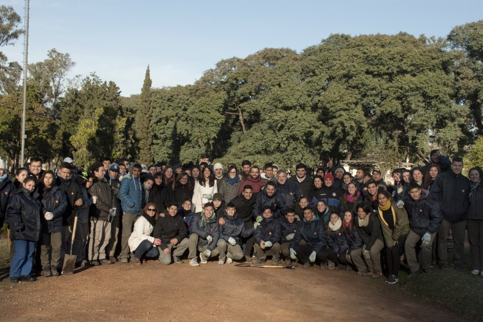 95550 | Comenzó la plantación de más de 7.000 rosales en el Rosedal - Micaela Pertuzzo