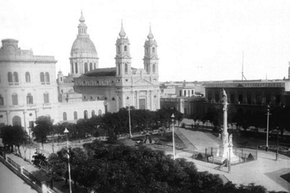 97173 | Plaza 25 de Mayo - Foto Histórica