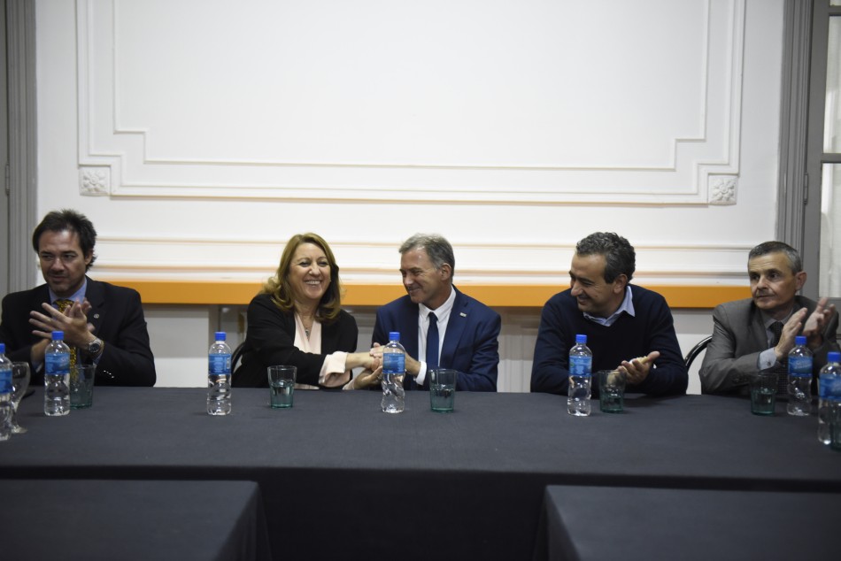 113380 | Firma de convenio con Facultad de Derecho - Dir. Gral. de Comunicación Social (Franco Trovato)