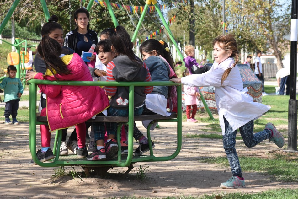129970 | La intendenta inauguró el espacio comunitario Aire Libre en barrio La Cerámica - Dir. Gral. de Comunicación Social (Franco Trovato)