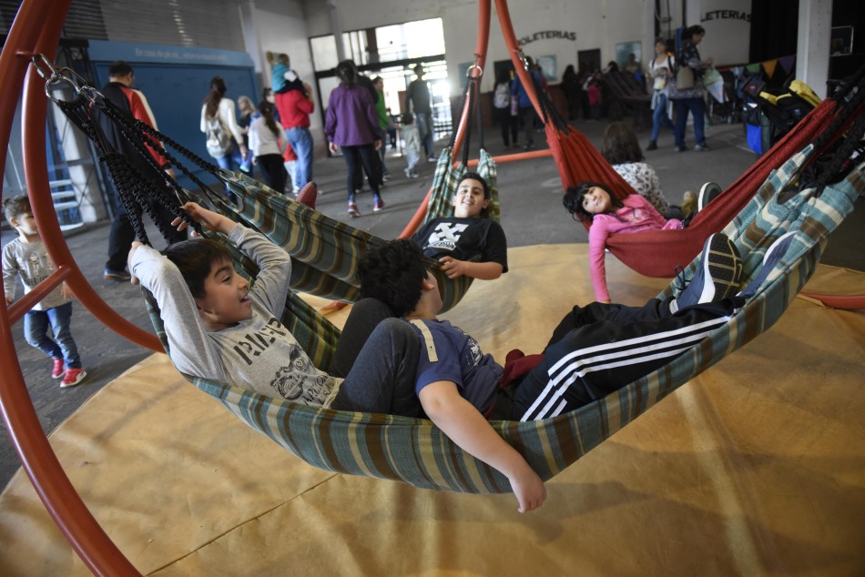 143004 | La Isla de los Niños - Dir. Gral. de Comunicación Social (Franco Trovato)