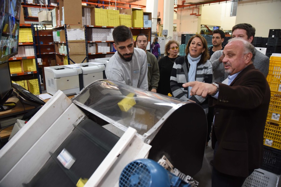 147355 | Visita a Empresa Droguería 20 de Junio - Dir. Gral. de Comunicación Social (Silvio Moriconi)