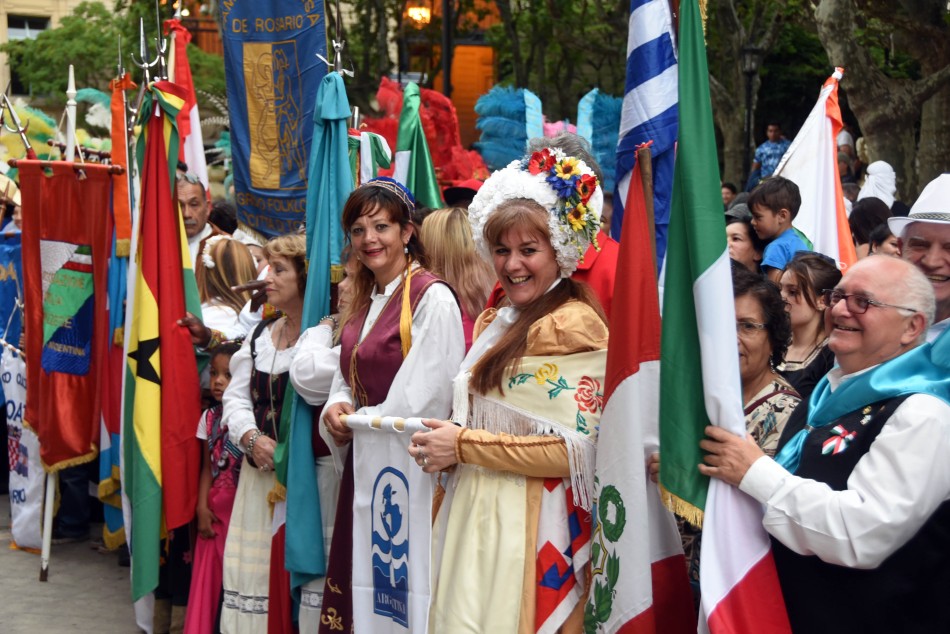 168039 | Se presenta la 34ª Fiesta de Colectividades -