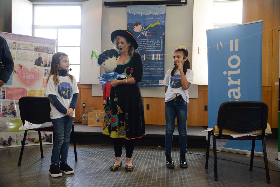 200587 | presentacion libro la aventura de simon ( faohp- arte que ayuda a curar ) - Sec. de Salud Pública (Guillermo Fernández)