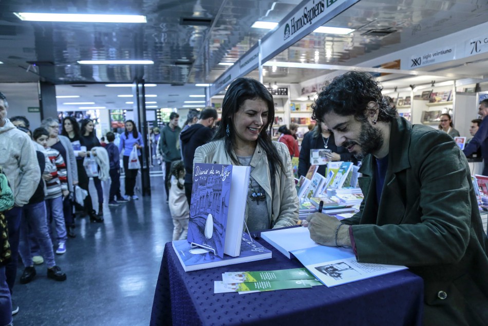 207172 | Fotos Feria del Libro en CC Roberto Fontanarrosa día 4 - Sec. de Cultura y Educación (Guillermo Turin Bootello)