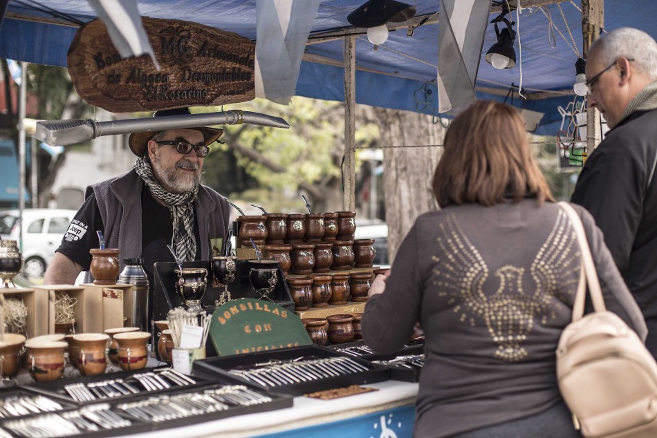 210662 | Gustavo Longo, feriante de Rosario - Guillermo Turin Bootello