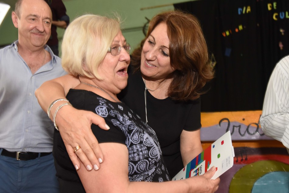 233059 | Entrega de escrituras a familias de los barrios Grandoli y Gutiérrez - Subsecretaría de Comunicación Social (Silvio Moriconi)