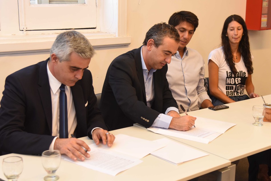 250373 | Firma de convenio con organizaciones sociales y la UNR para censar a las personas en situación de c - Subsecretaría de Comunicación Social (Franco Trovato)